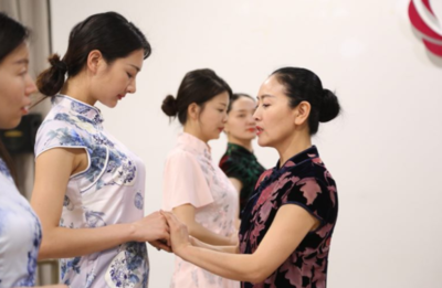 全球8.8開店節 儀態禮儀培訓加盟總部地址與廣告設計全解析